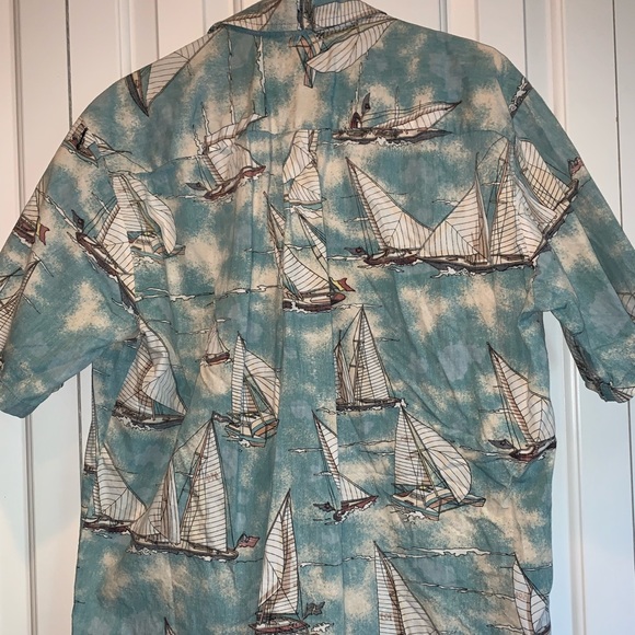 Inside-out Printed Hawaiian Button-up Shirt - Picture 3 of 3